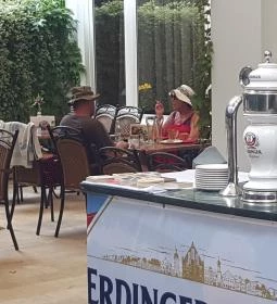 Borostyán Söröző