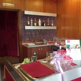 Ciklámen Eszpresszó, Hévíz - Belső