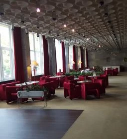 Ciklámen Eszpresszó