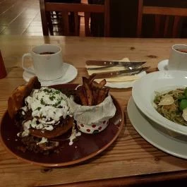 Cirmi Kézműves Gasztrokocsma Szeged - Étel/ital