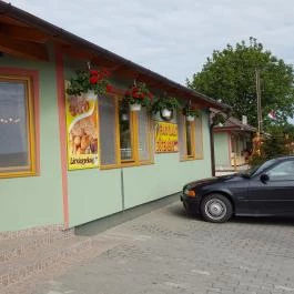 Falusi Étterem, Igar - Külső kép
