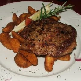 Fejesvölgy Étterem, Veszprém - Étel/ital