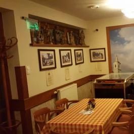 Fék Kávéház Étterem , Balatonakali - Belső