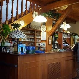 Fék Kávéház Étterem , Balatonakali - Belső