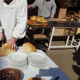 Fenyőharaszt Kastélyszálló, Verseg - Vendéglátás