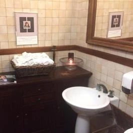 Gusto13 Bistro & Delicate, Veszprém - Mosdó