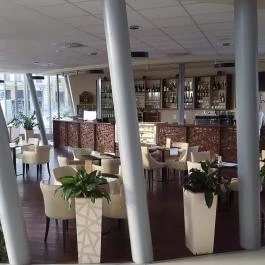 Historia Hangvilla Étterem, Kávézó & Rendezvényközpont Veszprém - Belső