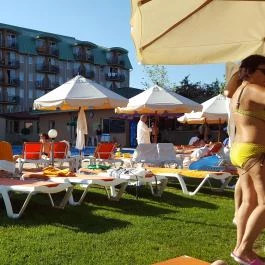 Hotel Európa Fit Hévíz - Medence/kert