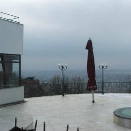 Hotel Kikelet Pécs - Medence/kert