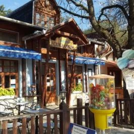 Hupikék Cukrászda, Szilvásvárad - Külső kép