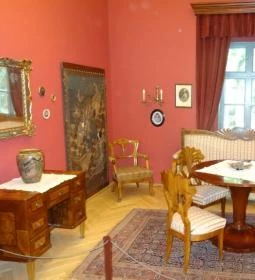 Janus Pannonius Múzeum - Zsolnay Kerámia Kiállítás