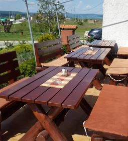 Kádárta Vendéglő Panzió