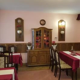 Király Fogadó, Zirc - Vendéglátás