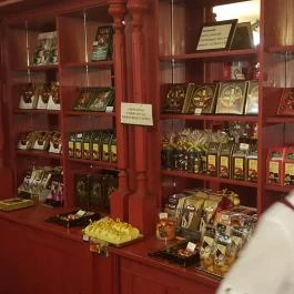 Kopcsik Maricpánia Szamos Édességbolt és Kávézó, Eger - Belső