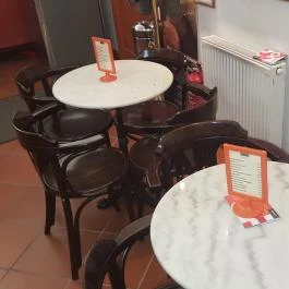 Kopcsik Maricpánia Szamos Édességbolt és Kávézó, Eger - Belső