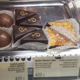 Kopcsik Maricpánia Szamos Édességbolt és Kávézó, Eger - Étel/ital