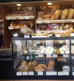 Lipóti Pékség & Kávézó