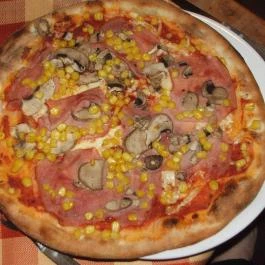 Lucifer Pizzéria Veszprém - Étel/ital