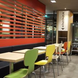 McDonald's - M0 bal 6. km Törökbálint - Belső