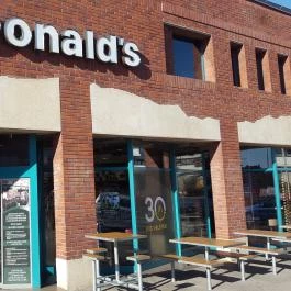 McDonald's Veszprém - Külső kép