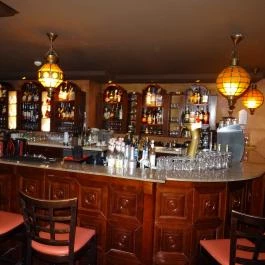 Mesés Shiraz Hotel Egerszalók - Vendéglátás