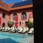 Mesés Shiraz Hotel Egerszalók - Medence/kert