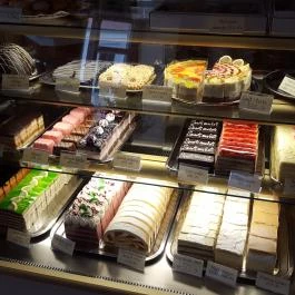 Monostor Cukrászda, Zirc - Étel/ital