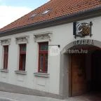 Oliva Hotel és Étterem Veszprém - Külső kép