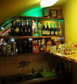 Öntöde Borozó-Söröző