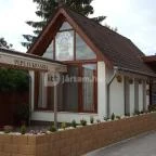 Pepe Cukrászda Zirc - Külső kép