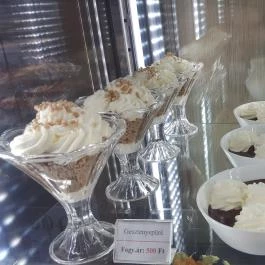 Pepe Cukrászda Zirc - Étel/ital