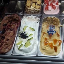 Pepe Cukrászda Zirc - Étel/ital