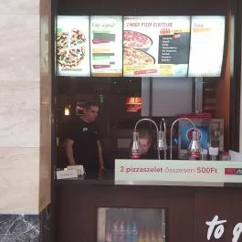 Pizza Hut - Arena Mall Budapest - Belső