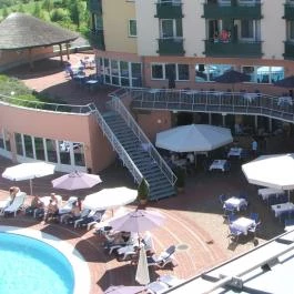 Lotus Therme Hotel & Spa Hévíz - Medence/kert