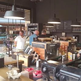 Starbucks - Arena Mall, Budapest - Belső