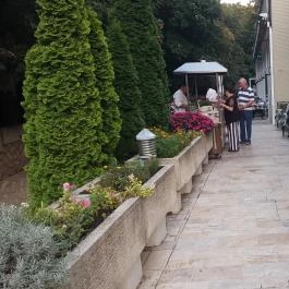 Tavirózsa Étterem Hévíz - Külső kép