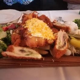 Tenkes Csárda Csarnóta - Étel/ital