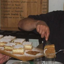 Udvarház Étterem , Bánd - Étel/ital