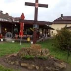 V8 Vendéglő Cece - Külső kép