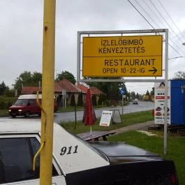 V8 Vendéglő, Cece - Külső kép