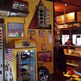 V8 Vendéglő, Cece - Belső