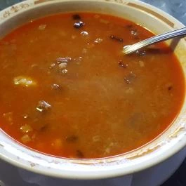 V8 Vendéglő, Cece - Étel/ital