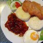 V8 Vendéglő Cece - Étel/ital