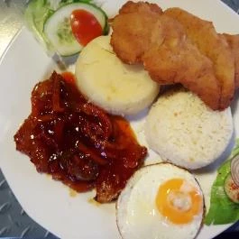 V8 Vendéglő, Cece - Étel/ital