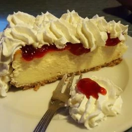 V8 Vendéglő, Cece - Étel/ital