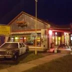 V8 Vendéglő Cece - Külső kép