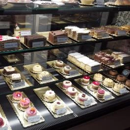 Zserbó Kávéház & Cukrászda Székesfehérvár - Étel/ital