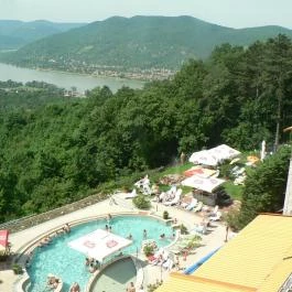 Silvanus Wellness & Konferencia Hotel Visegrád - Medence/kert