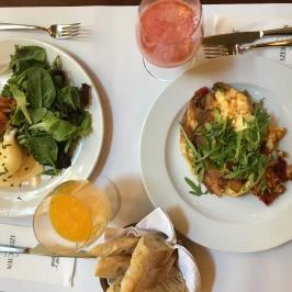 Két Szerecsen Kávéház & Bisztró Budapest - Étel/ital