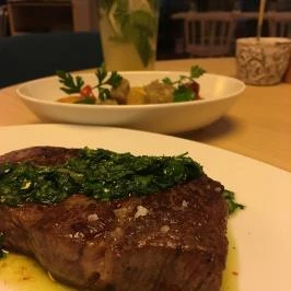 Traktor Farmfood Restaurant Budapest - Étel/ital